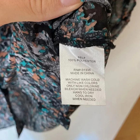 Socialite Button Down Cuff Sleeve 3/4 Sleeve Multicolor Print Open Back Blouse L - Picture 10 of 16